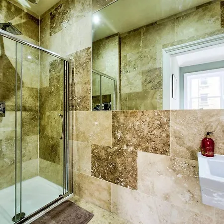 Appartement Ultra Spacious & Stylish 4bd City Centre *