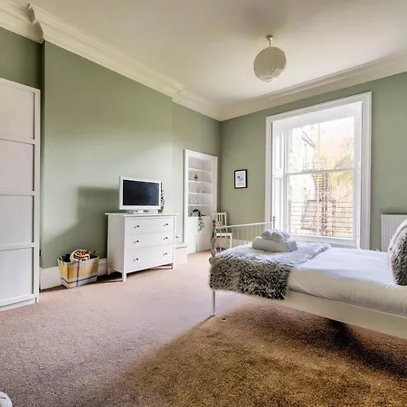 Appartement Ultra Spacious & Stylish 4bd City Centre