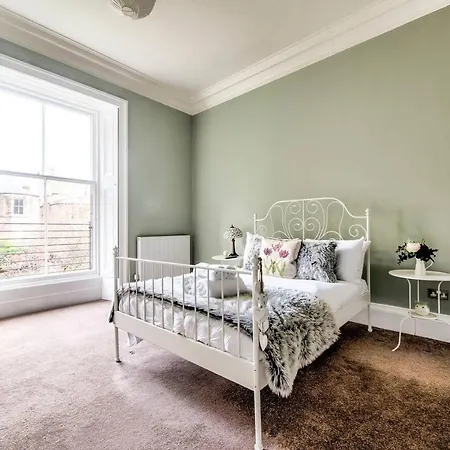 Appartement Ultra Spacious & Stylish 4bd City Centre Édimbourg