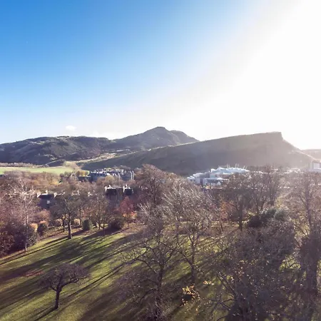 Amazing Carlton Terrace Apt With Garden Access Edinburgh