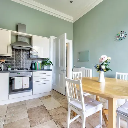 Appartement Ultra Spacious & Stylish 4bd City Centre