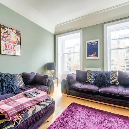 Ultra Spacious & Stylish 4bd City Centre Apartment Edinburgh
