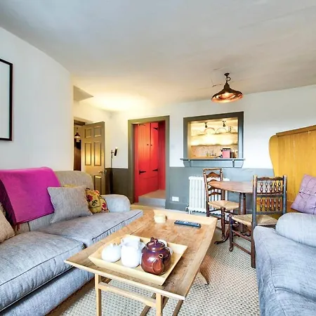 Altido Rock House: Historic Gem - Heart Of The
