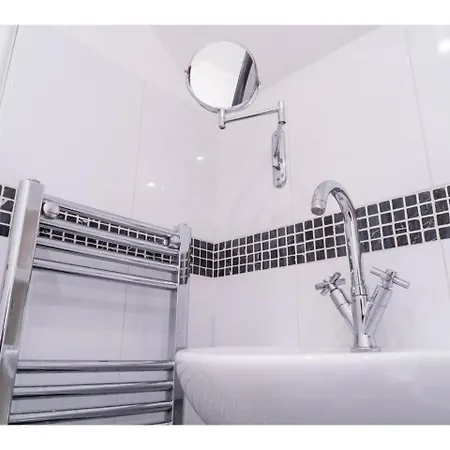 Central, Modern And Well-equipped *