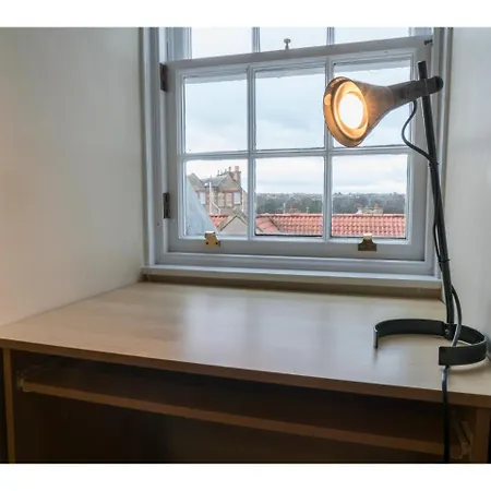 Central, Modern And Well-equipped Edinburgh