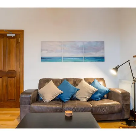 Daire Central, Modern And Well-equipped