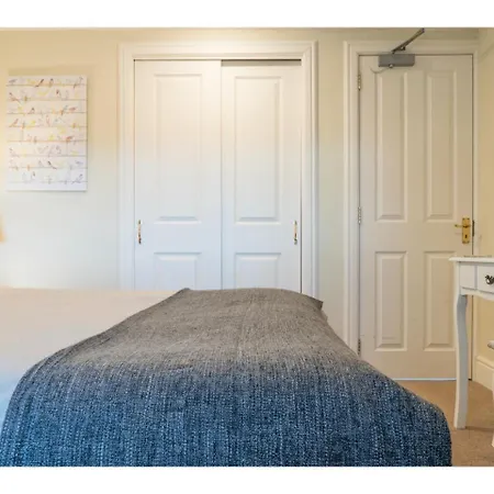 Central, Modern And Well-equipped Daire Edinburgh