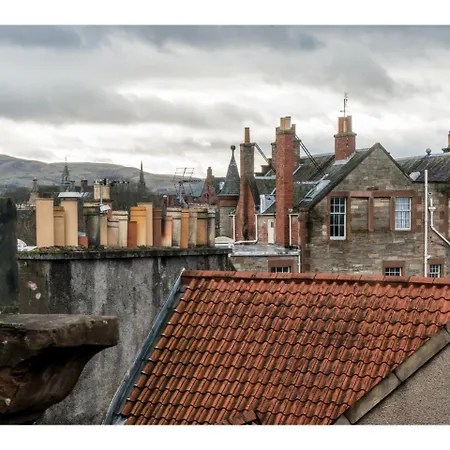 Central, Modern And Well-equipped Daire *