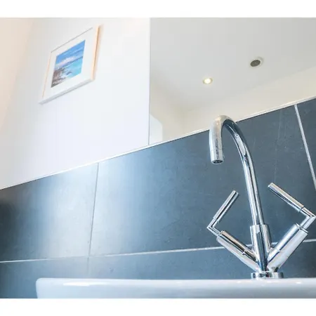 Central, Modern And Well-equipped Daire *