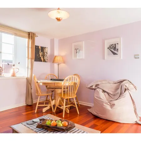 Super Cozy And Lovely Flat By The Shore ❤️ Daire