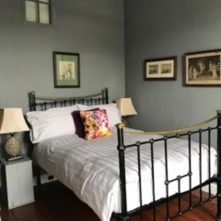 Elegant 2 Bedroom In City Centre
