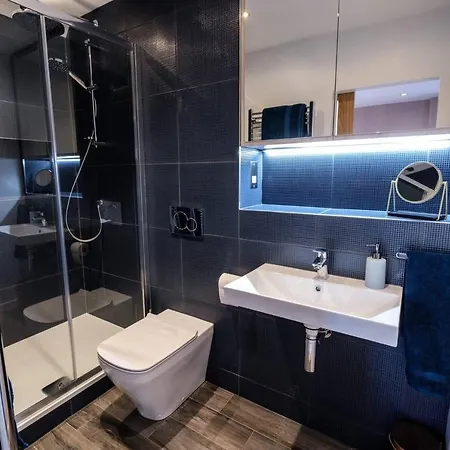 Apartment Altido Heart Of The Old Town 2 Bedroom Luxury Edinburgh
