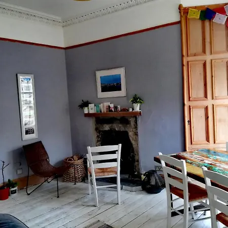 Beautiful And Spacious Flat In Morningside شقة إدنبرة