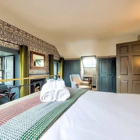 Altido Rock House: Historic Gem - Heart Of The Ferienhaus Edinburgh