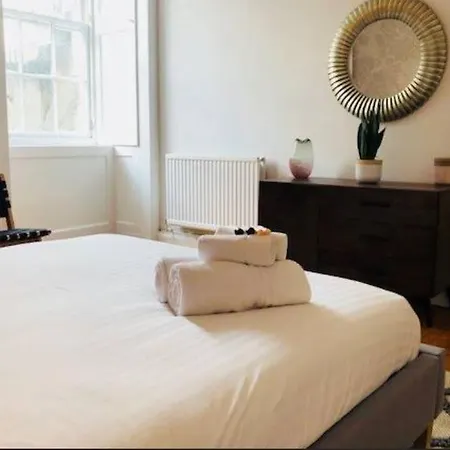 Central Luxury 3br Stockbridge Apartment *
