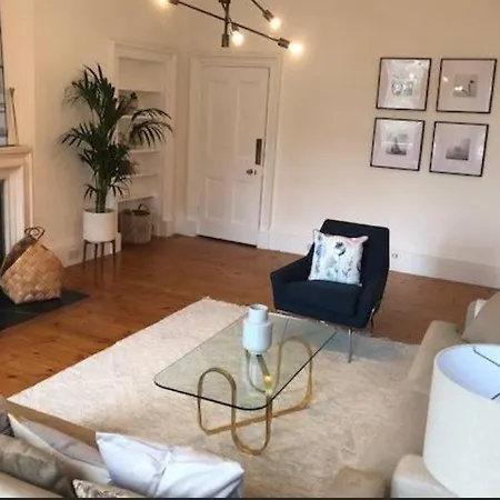 Central Luxury 3br Stockbridge Apartment Edinburgh
