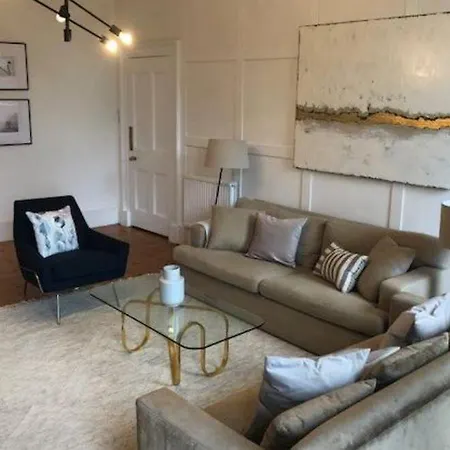 Central Luxury 3br Stockbridge *