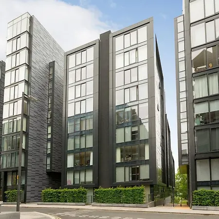 Best Location! - Ultra Modern Quartermile Apt דירה אדינבורו