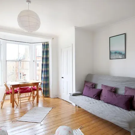 Bright & Charming One Bed In Morningside * إدنبرة