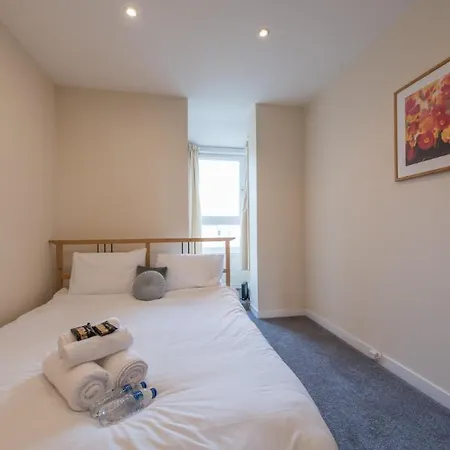 Daire Comfortable City 2br Apt, Near Leith