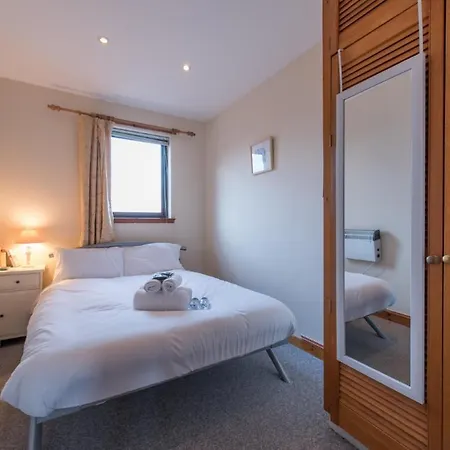 Comfortable City 2br Apt, Near Leith * Edinburgh