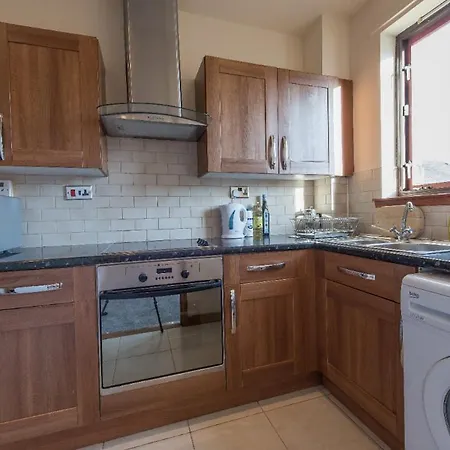 Daire Comfortable City 2br Apt, Near Leith *