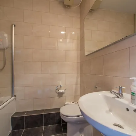 Comfortable City 2br Apt, Near Leith Daire *