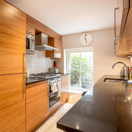 Apartment Northumberland Place - Gorgeous 3 Bed Mews House In Central