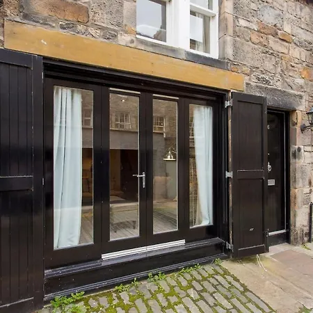 Northumberland Place - Gorgeous 3 Bed Mews House In Central Edinburgh