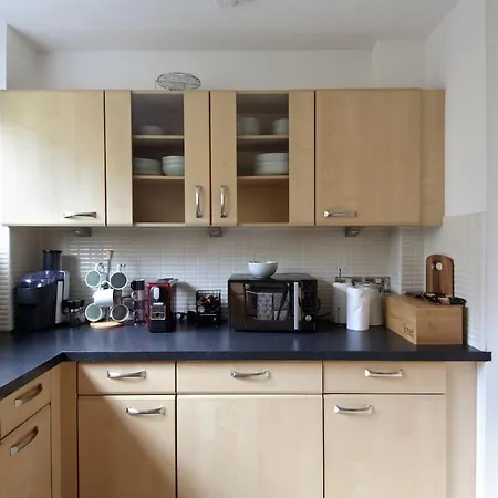 2 Bedroom Apt Walking Distance To Centre & Haymarket 爱丁堡