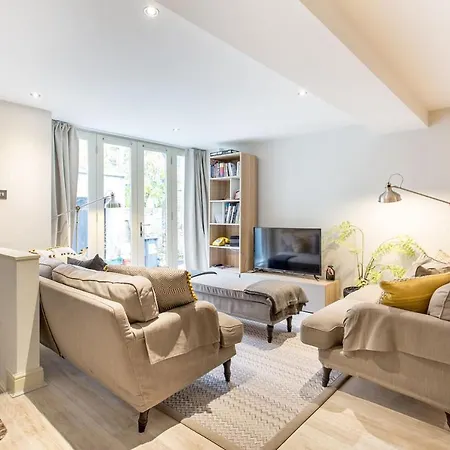 Northumberland Place - Gorgeous 3 Bed Mews House In Central Edinburgh
