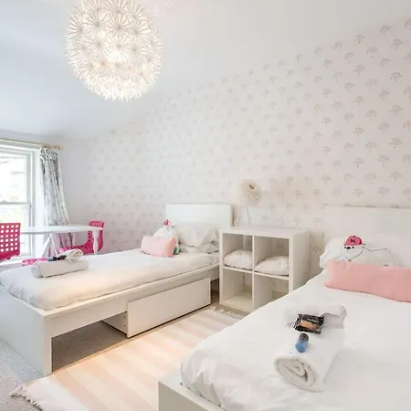 Northumberland Place - Gorgeous 3 Bed Mews House In Central Apartment *
