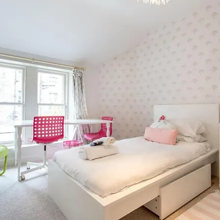 Northumberland Place - Gorgeous 3 Bed Mews House In Central