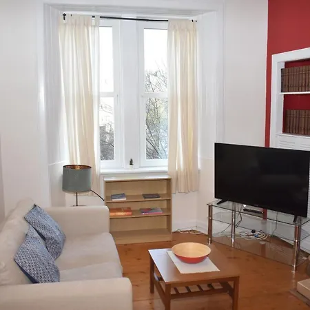 Daire Traditional Flat 15 Mins Walk To City Centre!