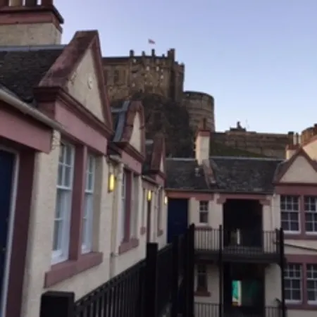 Apartment 2 Bedroom In The Heart Of Old Town Edinburgh