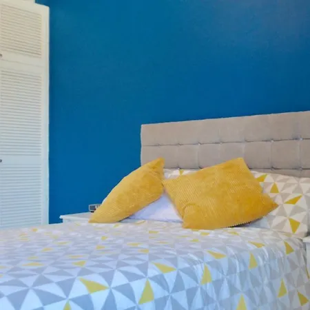 Refurbished 1br With City Views And Airport Links