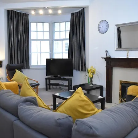 2 Bedroom In The Heart Of Old Town * Edinburgh