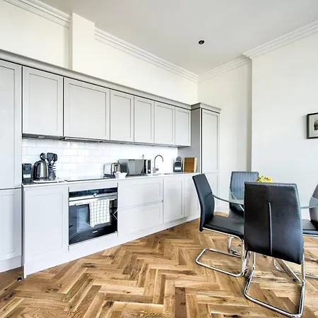 Guestready - Modern 5 Minutes Walk From Princes Street 公寓