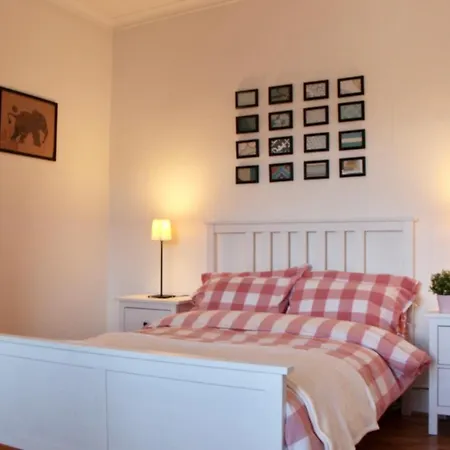Modern 2 Bedroom Flat In City Centre אדינבורו