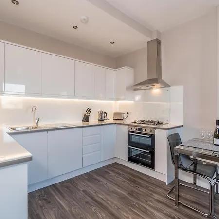 Silver Lining Luxury Holyrood Apt * אדינבורו