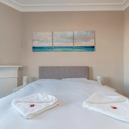 דירה Silver Lining Luxury Holyrood Apt *