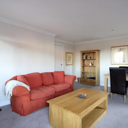 Apartament Bright And Homely 2 Bed With Parking