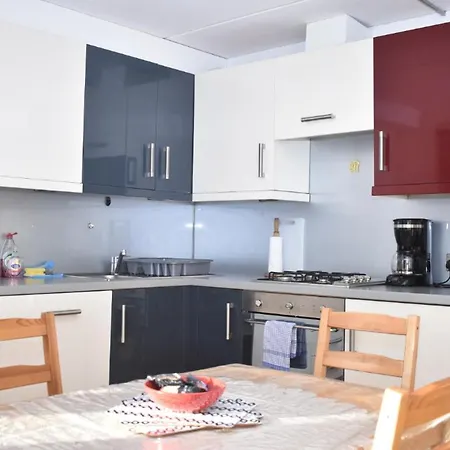 Peffermill Road - Delightfully Modern Two Bedroom Apt Near Arthurs Seat Διαμέρισμα