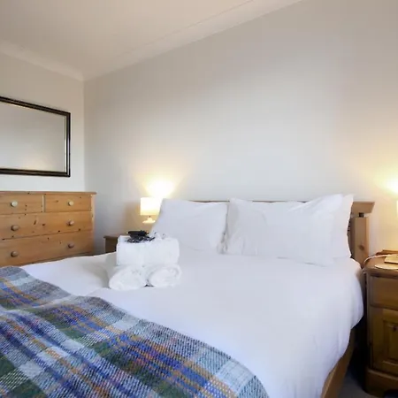 Bright And Homely 2 Bed With Parking * Edynburg