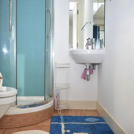 Peffermill Road - Delightfully Modern Two Bedroom Apt Near Arthurs Seat * Édimbourg