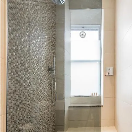 Bruntsfield Place - Beautiful 2 Bed With Spectacular Views! *