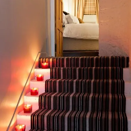Apartment 16b Victoria Terrace - Quirky Scottish On The Royal Mile! Edinburgh