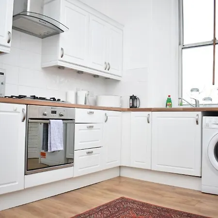 Spacious And Cosy One Bed In Leith! Edinburgh