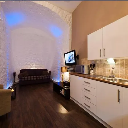 16b Victoria Terrace - Quirky Scottish On The Royal Mile! * Edinburgh