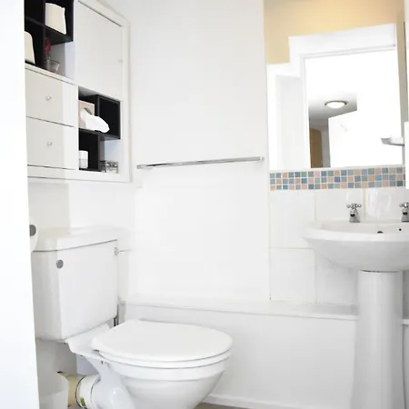 Apartment Chapel Lane - Charming Modern One Bed At The Shore! *